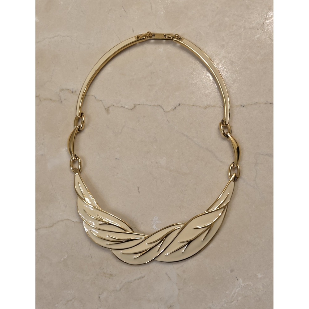 Vintage 1980s Monet Winged Collar Necklace (16.5") - Cream‎ Enamel - Picture 3 of 5